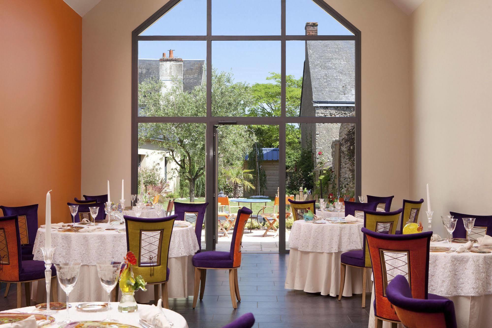 Logis Hotel O En Couleur Oucques-la-Nouvelle Exteriör bild